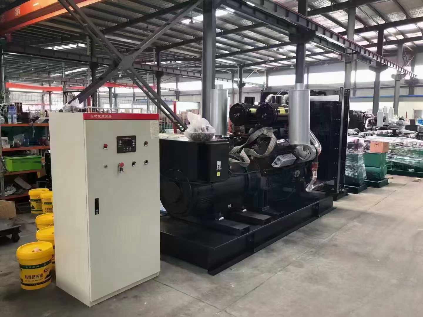 发电机组电缆载流量与敷设环境的关系受哪些因素影响？